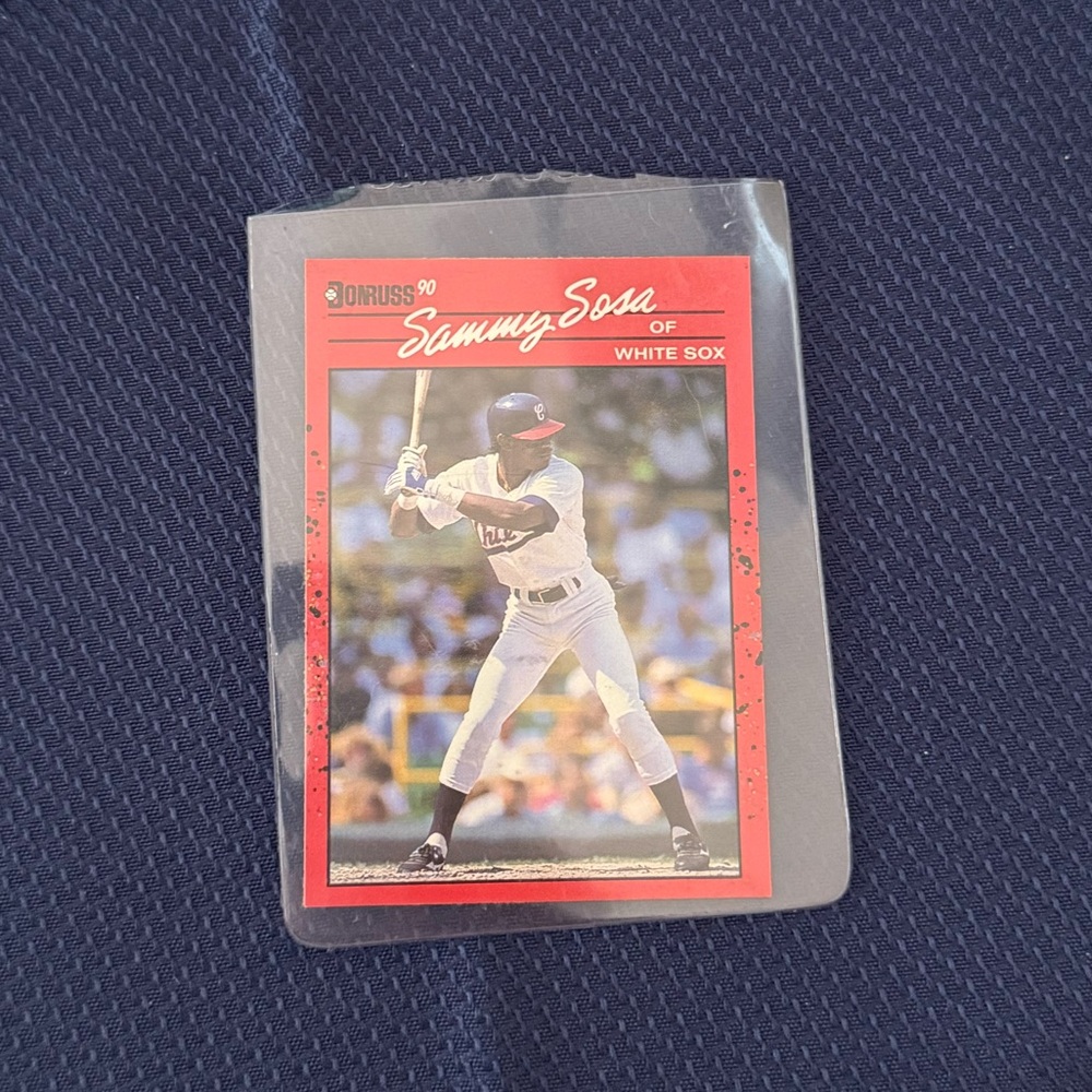 1989 Sammy Sosa Baseball Card - with ERROR birthday. MINT CONDITION